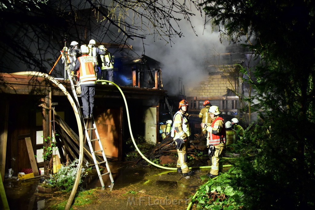 Grossfeuer Einfamilienhaus Siegburg Muehlengrabenstr P0196.JPG - Miklos Laubert